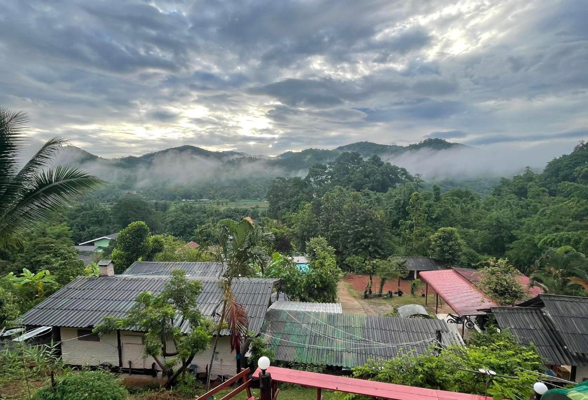 Forest Guesthouse Samoeng Bagian luar foto